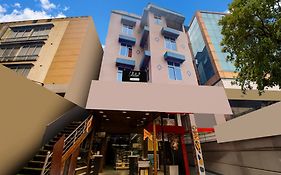 Super Collection O Sixmile Guwahati Formerly Hotel Gangotri
